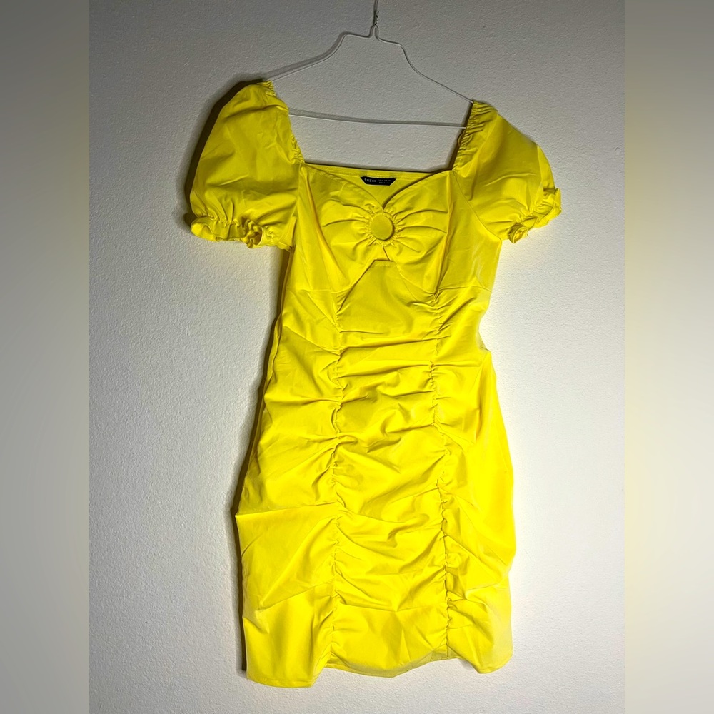 Puffy Lettuce Sleeves Dress with Small Circle Cut-out on Chest.